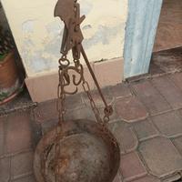 Vecchia bilancia in ferro 