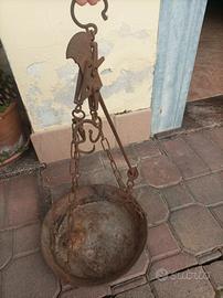 Vecchia bilancia in ferro 