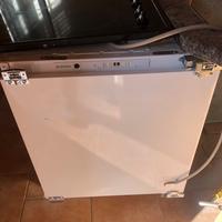 Congelatore tre cassetti da incasso o libero appog