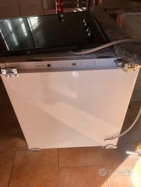 Congelatore tre cassetti da incasso o libero appog