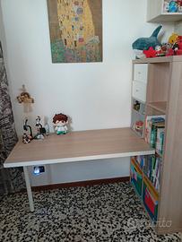 Scrivania con libreria IKEA