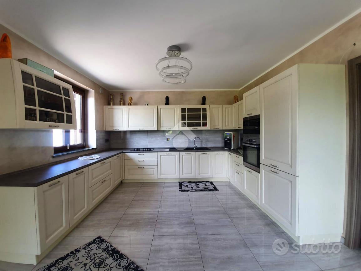House in San Francesco al Campo, Torino - Altro