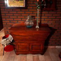 Madia e mobile antico