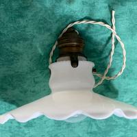 Lampadario a fazzoletto-vetro opalino bianco 1940