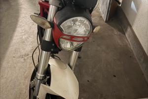 Ducati monster 696