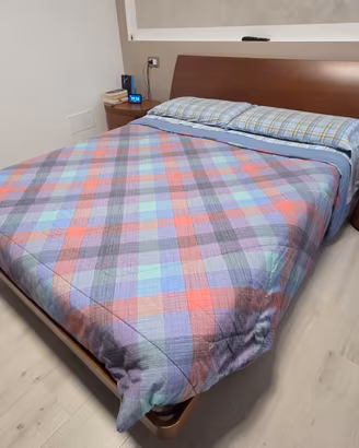 Letto matrimoniale in ciliegio