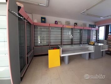 Arredamento negozio