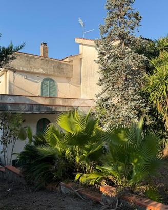 VILLA SINGOLA A SANT'EGIDIO DEL MONTE ALBINO