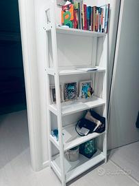 Libreria a piani bianca