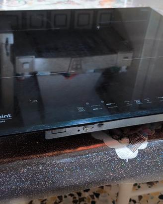 Piano cottura a induzione Hotpoint Ariston usato 