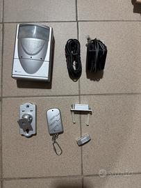 Allarme con trasmettitore telefonico integrato