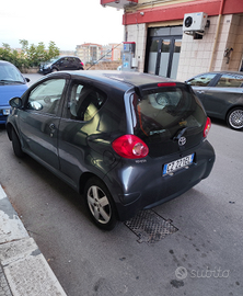 Toyota Aygo 1.0 80.000 km a/condiz cerchi in lega