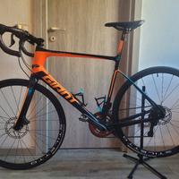 Bici da corsa Giant Defy Advanced SL TG 56