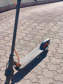 Monopattino elettrico Xiaomi 4 go 