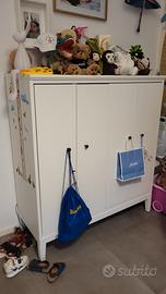 Mobile IDANAS (Ikea) con ante a libro. 