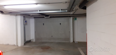Garage a Modena nei pressi ex manifattura