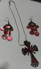 Collana con croce e orecchini