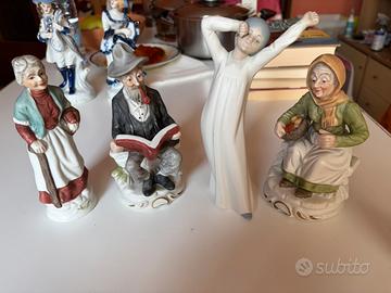 Set di statuette di porcellana