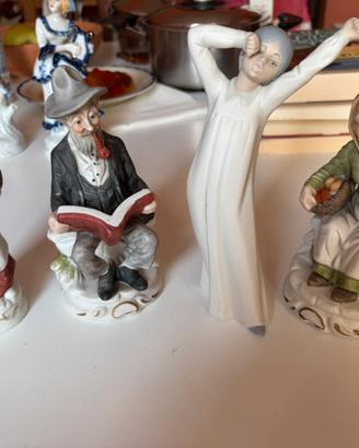 Set di statuette di porcellana