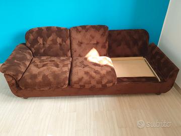 Divano anni '70 con telaio letto