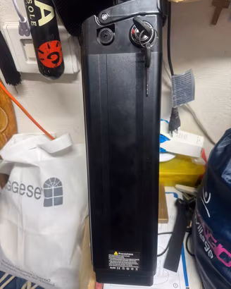 Batteria per bicicletta elettrica vuota