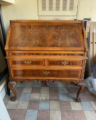 Elegante Ribaltina Bureau in stile Chippendale -