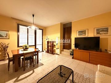 Villa a Schiera a Pieve Emanuele 5 locali