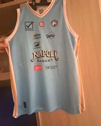 Maglietta autografata del napoli basket