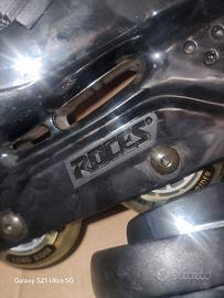 due  paia di pattini in linea