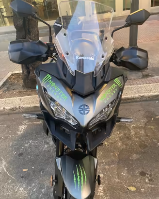 Kawasaki Versys (MY25) –  Come nuova