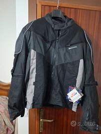 Giubbotti con rinforzi anticaduta