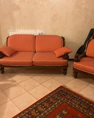 Set divano, due poltrone e sedia a dondolo