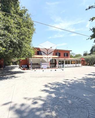 Villa di 330 m² con più di 5 locali a Labico