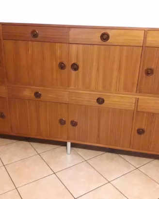 Mobile credenza