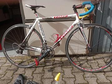 Bicicletta da corsa in carbonio Time