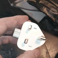 adattatore prese inglese per MacBook