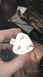 adattatore prese inglese per MacBook