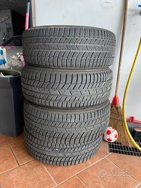 TOYO 245/45 R19