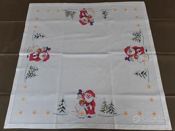 Tovaglietta di Natale Ricamata con Babbo Natale