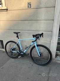 Cube Nuroad Bici gravel (gruppo Shimano claris)