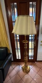 Piantana in legno dorato 