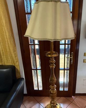 Piantana in legno dorato 