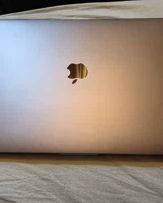 MacBook Pro 2019 I9 32gb gpu 8gb 1TB