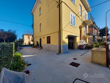 Calcinari bifamiliare giardino taverna garage rist