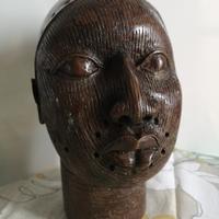 Bronzo testa di guerriero africano