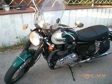 Triumph Bonneville - 2010