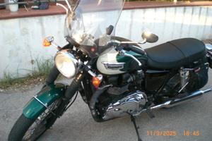 Triumph Bonneville - 2010