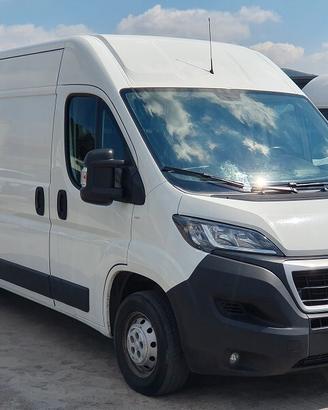 PEUGEOT Boxer 335 2.2 BlueHDi 140CV L3H2 PARK 2019