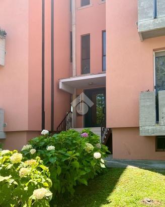4 LOCALI A SIRMIONE