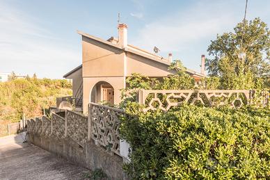 Pescara bifamiliare con ingresso indipendente